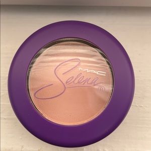MAC SELENA COLLECTION EYE SHADOW